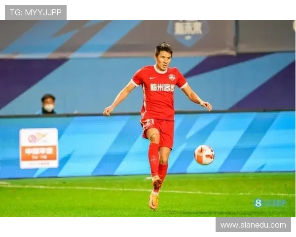 王伟独家揭秘足球技巧与战术心得分享助你提升球技与比赛表现